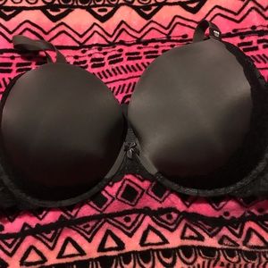 Black lacey bra